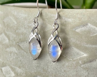 Maansteen oorbellen, Keltische drop oorbellen, Sterling zilveren oorbellen, Marquise Rainbow Moonstone oorbellen, juni verjaardagscadeau