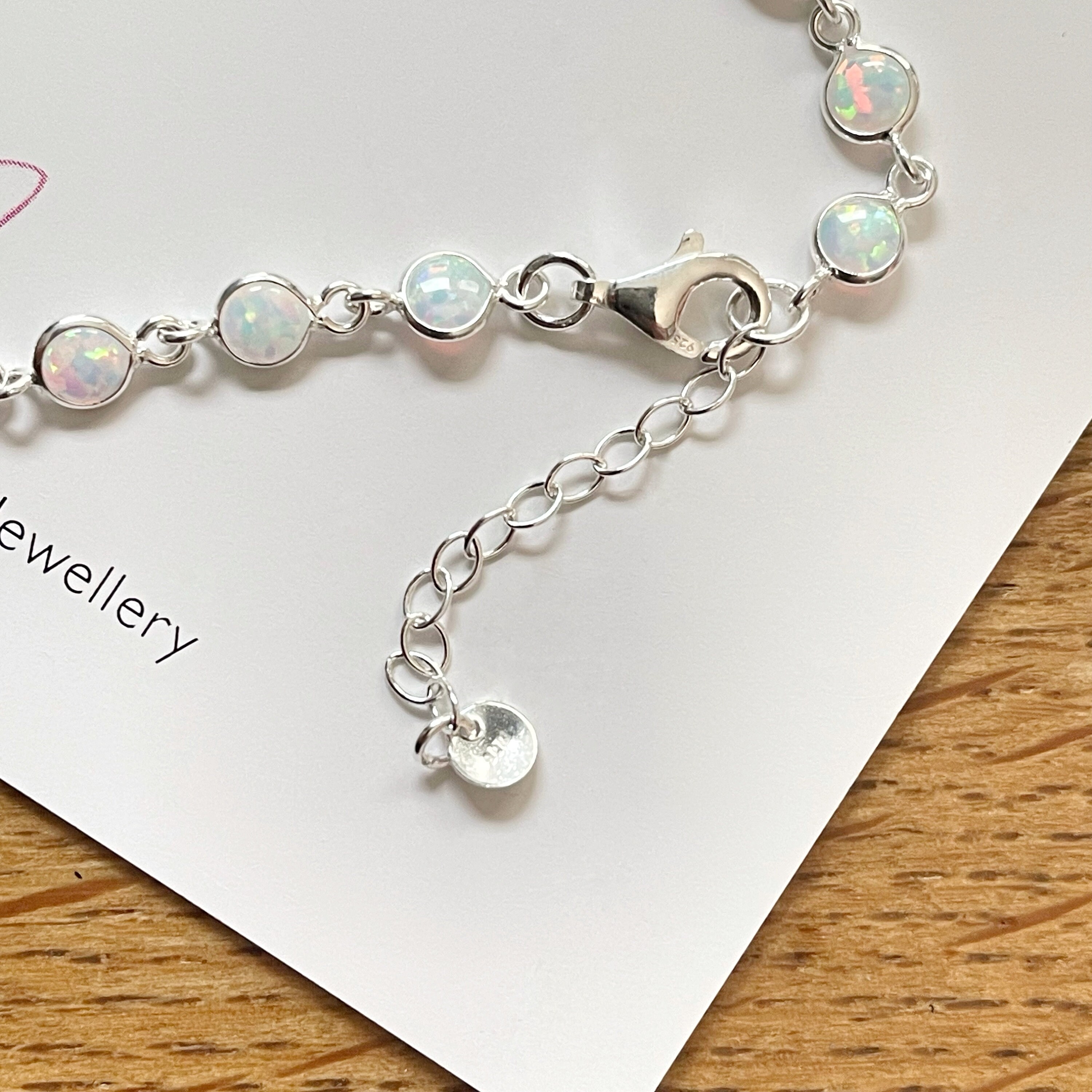 Bracciale rigido in argento pregiato con opale fatto a mano: regalo personalizzato con incisione - Italia