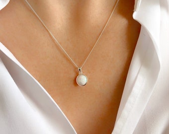 Witte opaal sterlingzilveren hanger: geboortesteen oktober