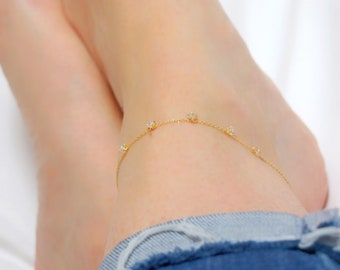 Gold Cubic Zirconia Disc Anklet: 14K Gold Plated Sterling Silver