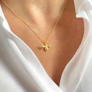 Bee necklace, BumbleBee Necklace, 925 Sterling Silver Bee Necklace, Gold Bee Necklace, Gift for Her