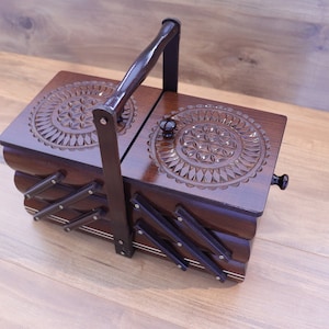 Wooden sewing box/sewing organizer/sewing basket/sewing chest/sewing gift/accordion sewing box