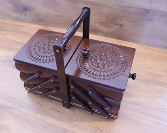 Wooden sewing box/sewing organizer/sewing basket/sewing chest/sewing gift/accordion sewing box