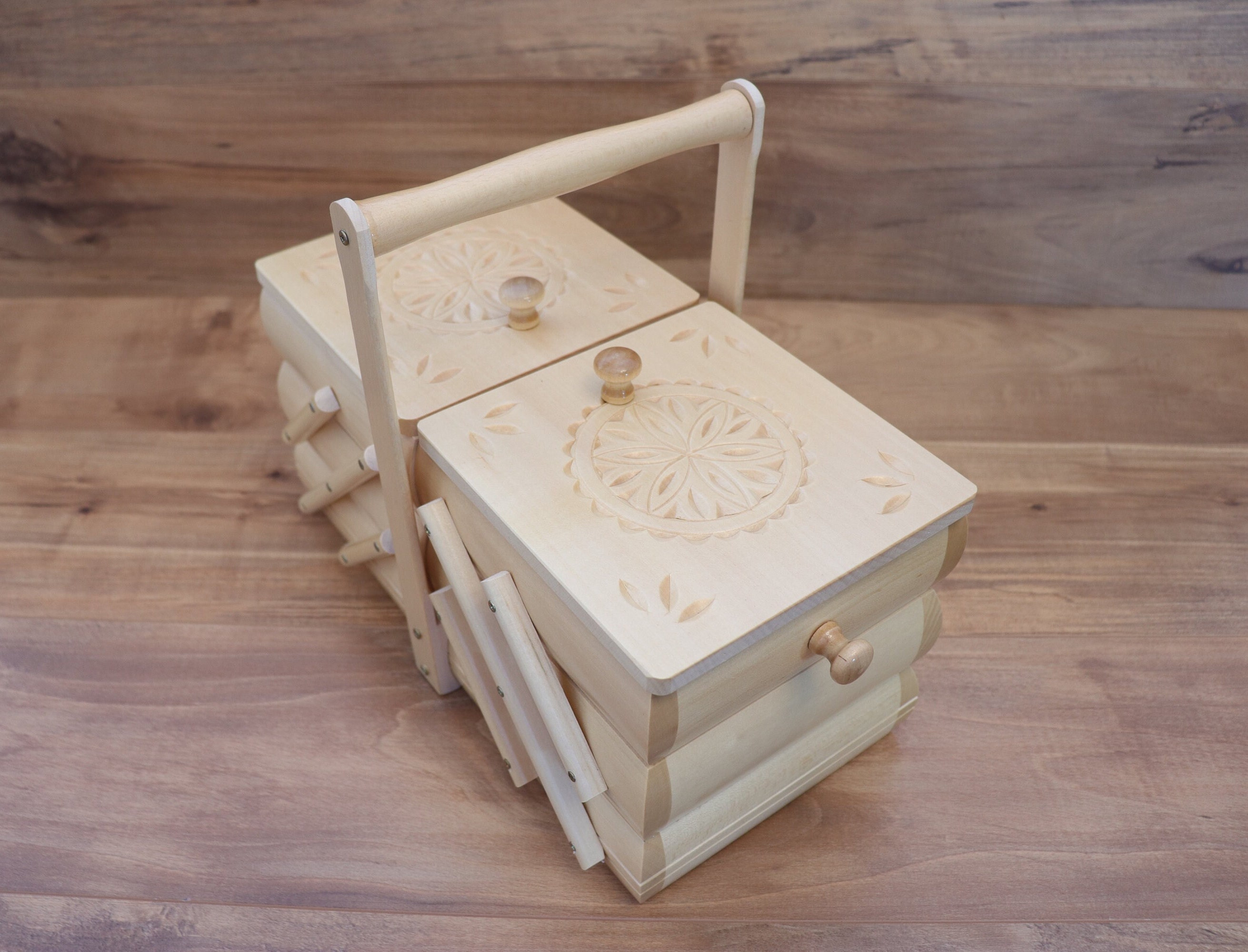 Wooden sewing box(natural wood color)sewing organizer/sewing basket/sewing chest/sewing gift/accordion sewing box