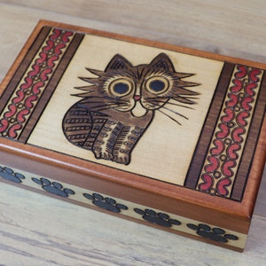 Wooden cat keepsake box/jewelry box/gift for her