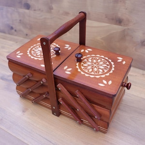 Wooden sewing box/sewing organizer/sewing gifts/sewing storage box/sewing chest/sewing basket/accordion sewing box
