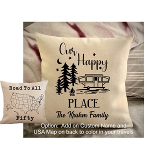 Taie d'oreiller décorative personnalisée pour camping - Our Happy Place, taie d'oreiller personnalisée pour camping - cadeau de campeur - décoration de coussin carte de voyage aux États-Unis