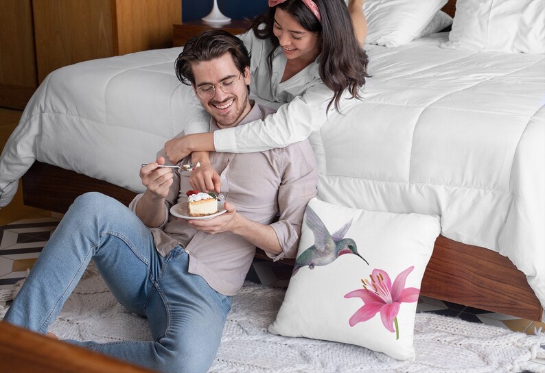 Hummingbird and flower 14\u201dSpun Polyester Square Pillow
