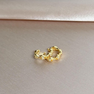 Dainty Gold Ear Cuff: No Piercing Conch Clip