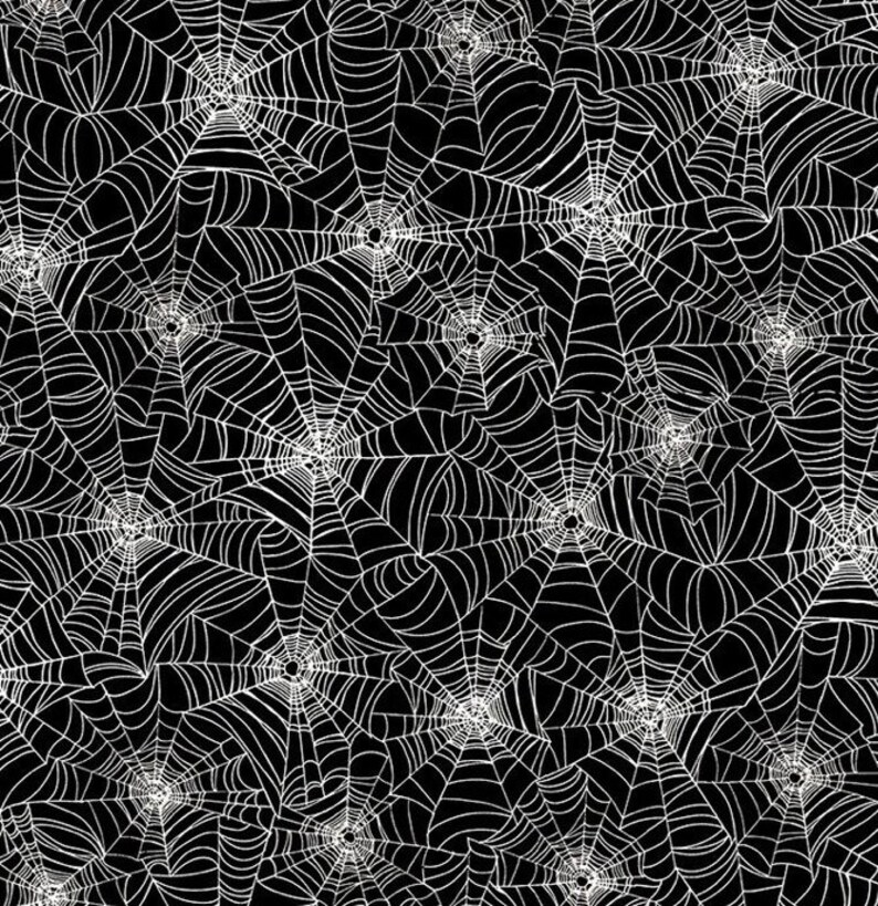 cuts continuously Black Halloween Web Fabric GAIL CG7786-100/% Cotton