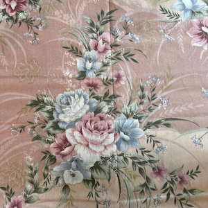 Vintage Floral cotton fabric  - Fat Quarter - 100% Cotton - by the 1/2 yard- continuous cuts