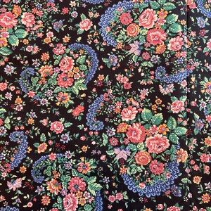 Vintage Floral cotton fabric  - Fat Quarter - 100% Cotton - by the 1/2 yard- continuous cuts