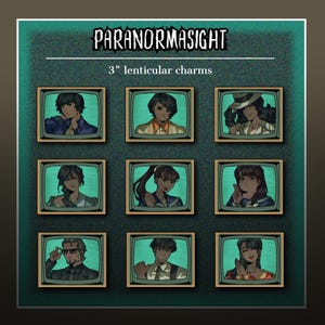 Puede incluir: Nueve colgantes lenticulares de 7,6 cm con personajes de Paranormasight, cada uno dentro de un marco de pantalla de televisión retro. Los personajes están en varias poses y atuendos, sobre un fondo verde y turquesa.