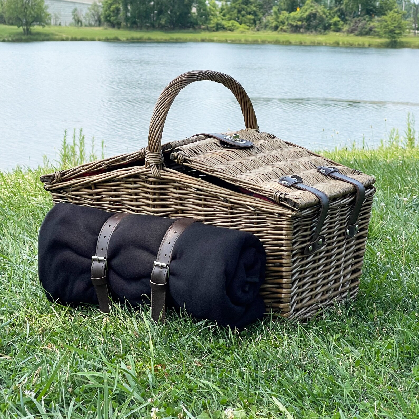 Handwoven Deluxe Willow Picnic Basket Set Etsy