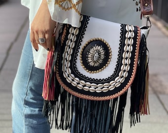 Elegante bolso bandolera estilo western con flecos de cuero hechos a mano