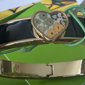 Vera Bradley Black Enameled Print Detailing Heart Bangle Bracelet