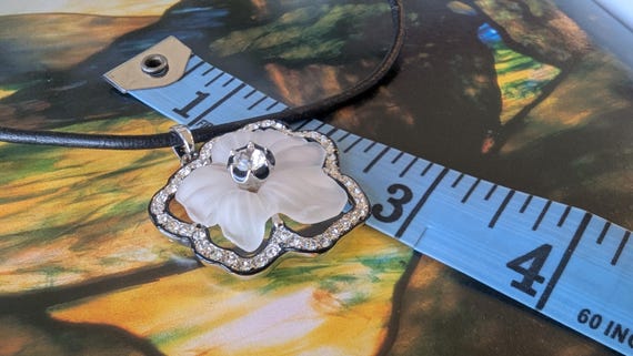 Kenneth Jay Lane Camphor Style Frosted Glass Pend… - image 5