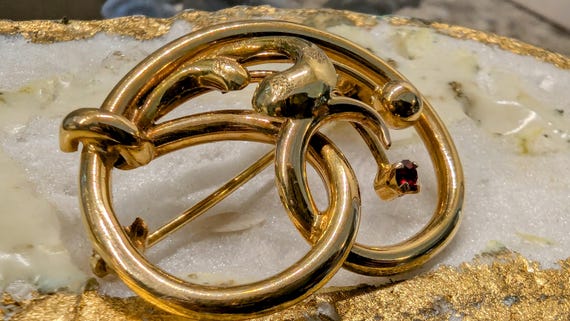 18K Gold And Ruby Brooch - image 5