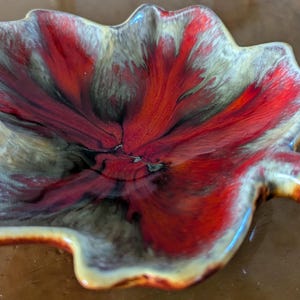 Grenadier Art Pottery Leaf Dish