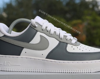 Niestandardowe dwukolorowe szare AF1, Ciemnoszare AF1, Spersonalizowane buty sportowe, Męskie Air Force 1, Damskie AF1, Niestandardowe Nike Air Force 1, Malowane buty, AF1