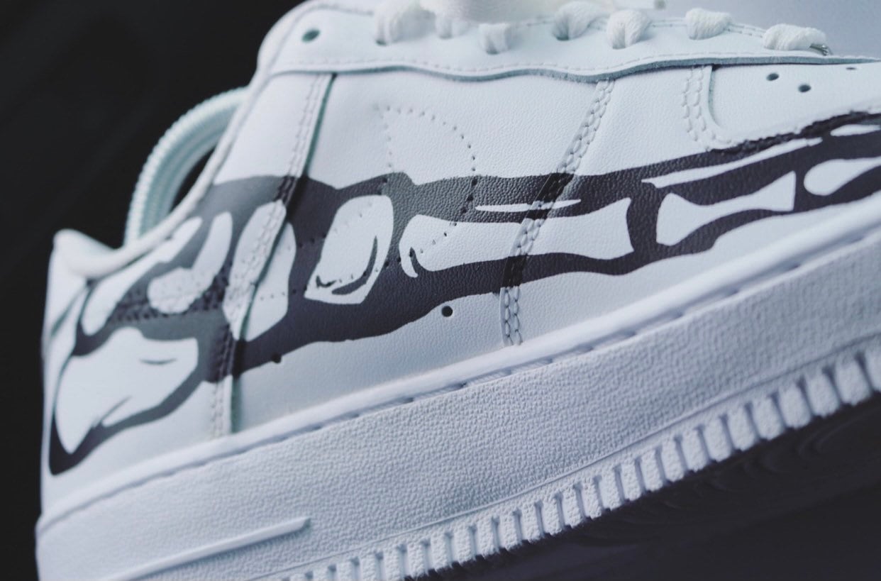 skeleton af1 on feet