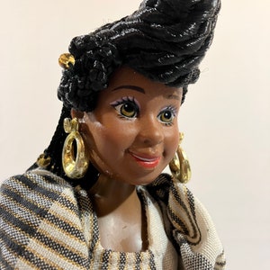 Muñeca afroamericana negra/dorada con trenzas, estilo Barbie, 30 cm, 218