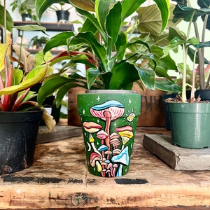 Mushroom Green Planter 4”