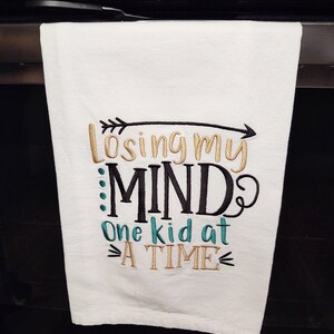Mom Gift, Funny Flour Sack Towel, Funny Kitchen Towel, Funny Mom Towel, Mom Quotes, Humorous Towel, Humorous Tea Towel, Valentine&#39;s Day Gift