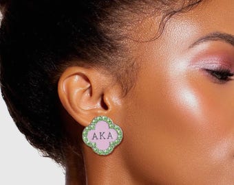 Pendientes Alpha Kappa Alpha de color rosa y verde (orejas perforadas)
