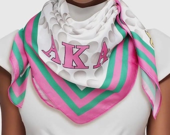 Bufanda cuadrada con estampado de perlas de la hermandad Alpha Kappa (multitono rosa y verde, 89 cm)