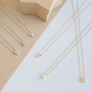 Collar de una sola letra Oro Plata / Delicada Joyería de collar minimalista / Collar de oro en capas para mujeres / Joyería inicial boho minimalista