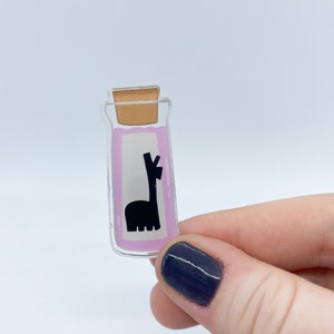 Kaisers neuer Groove Lama Potion Acryl Pin