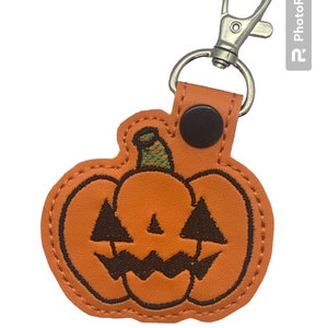 Pumpkin key fob, Halloween key fob, Pumpkin keychain, Pumpkin snap tab, Halloween keychain, Halloween Pumpkin