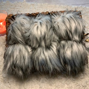 White with black tips Faux Fur Pom, Beanie Pom Poms, Hat Pom Poms, Oversize Pom Poms, Faux Fur, Faux Fur Pom Pom, faux pom pom, beanie top