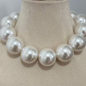 30mm Simulated Pearl Choker Necklace: Oversize Wedding Jewelry
