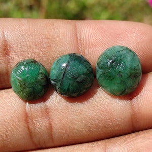 EMERALD CABOCHON - Carved Brazil Emerald Cabochon - Rare hexagonal Inclusion - emerald pendant - brazil emerald cabochon