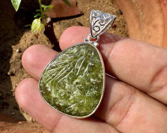 VESUVIANIET-hanger - natuurlijke idocrase-hanger - sterlingzilveren hanger - handgemaakte sieraden - prachtige groene vesuvianiet-hanger, vessoniet
