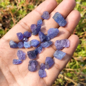 Tanzanite Raw crystals from tanzania - tanzanite rough - wire wrapping - jewellery designing - tanzanite