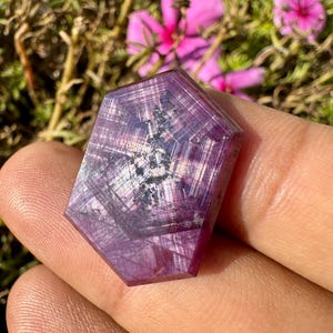 Trapiche RUBY - Flashy Star Ruby - Cristal rubis étoilé naturel - Rubis portal - Rubis - famille de cristaux de corindon image 5