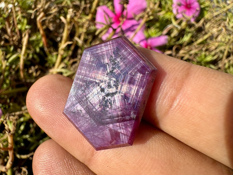 Trapiche RUBY - Flashy Star Ruby - Cristal rubis étoilé naturel - Rubis portal - Rubis - famille de cristaux de corindon image 5