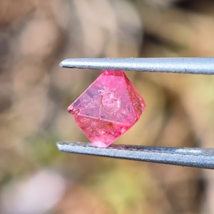 Red SPINEL Raw crystal from Burma - Pigeon red raw Spinel - Octahederal spinel crystal - earth mined natural polished crystal