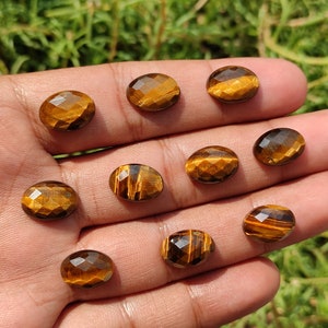 Tiger Eye Faceted Crystal - Tiger&#39;s eye faceted cabochon - 15 × 10mm  Healing crystal - cats eye effect - jewellery making