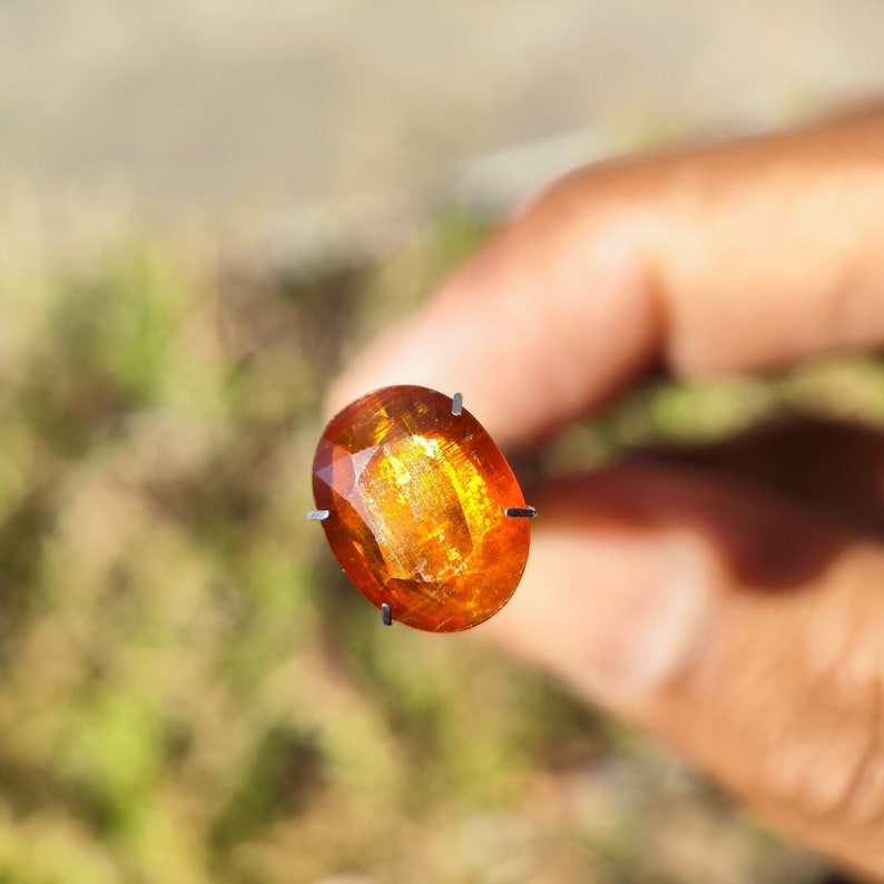 Orange KYANITkristall - Sällsynt orange kyanitfasetterad kristall - Kyanit lös cabochon - helande kristaller - kyanithänge - Orange kyanit bild 5