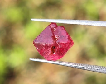 Red SPINEL Raw crystal from Burma - Pigeon red raw Spinel - Octahederal spinel crystal - earth mined natural polished crystal
