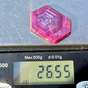 Trapiche RUBY - Flashy Star Ruby - Cristal rubis étoilé naturel - Rubis portal - Rubis - famille de cristaux de corindon image 3