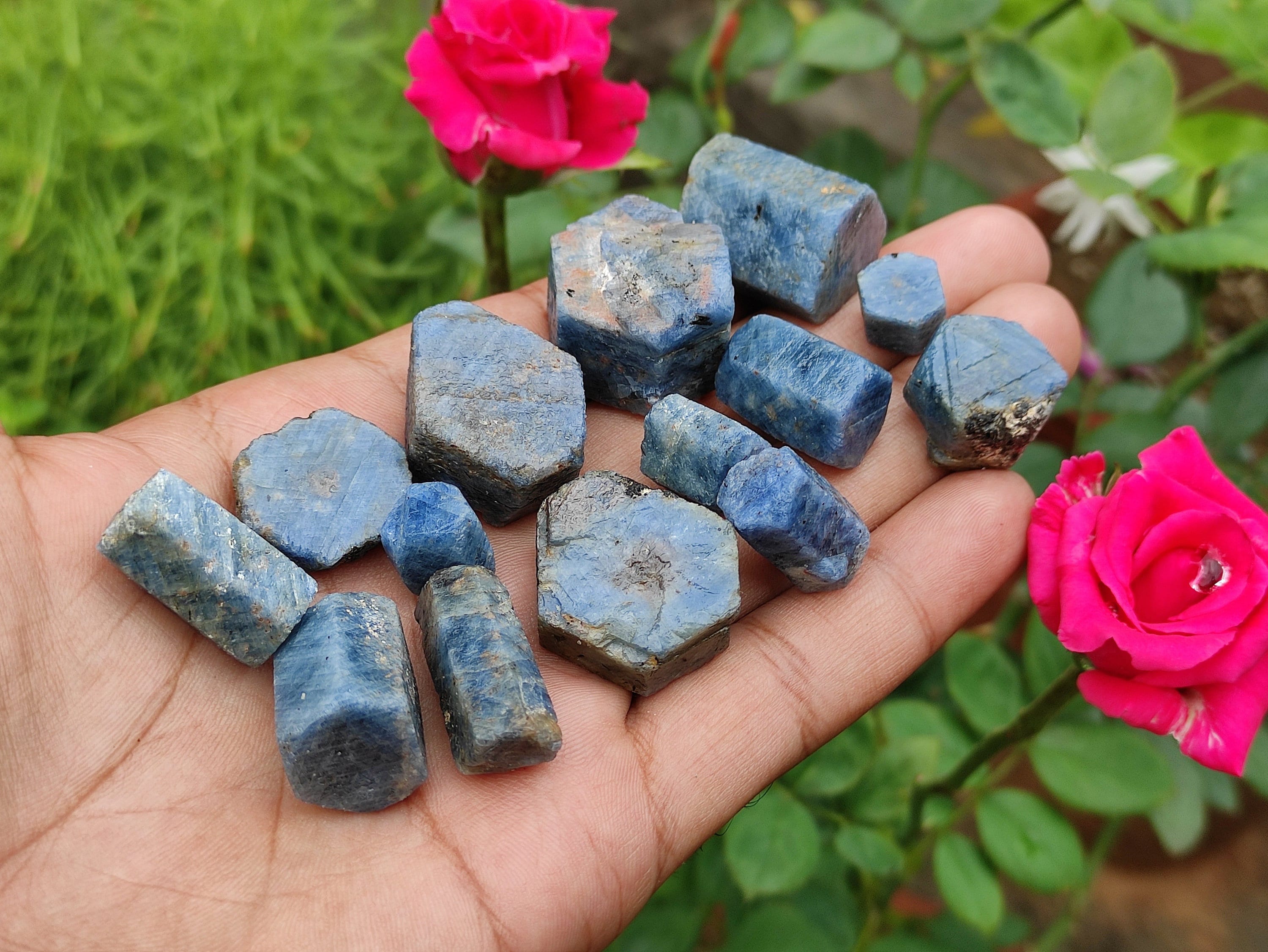 サファイア - 原石サファイアボルト - マダガスカル産クリスタル