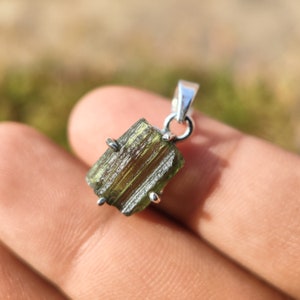 Moldavite Pendant - Raw moldavite crystal - moldavite healing crystal - authentic moldavite - moldavite charm - moldavite necklace
