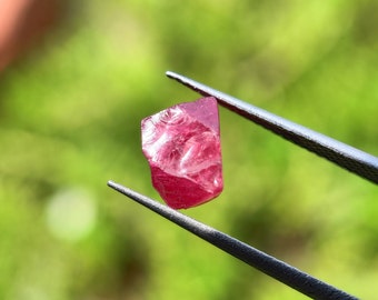 Red SPINEL Raw crystal from Burma - Pigeon red raw Spinel - Octahederal spinel crystal - earth mined natural polished crystal