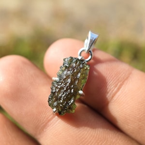 Moldavite Pendant - Raw moldavite crystal - moldavite healing crystal - authentic moldavite - moldavite charm - moldavite necklace
