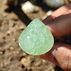 EMERALD Carved Cabochon - Russian Emerald Cabochon - mint green vein emerald - hand carved - emerald crystal - Russian lustrous emerald